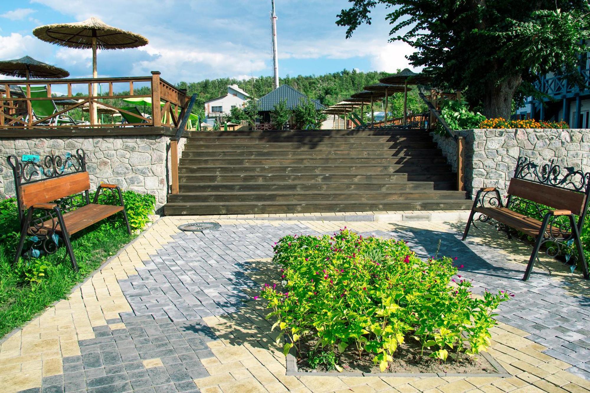 Mayak Resort Kam'yani Potoky エクステリア 写真