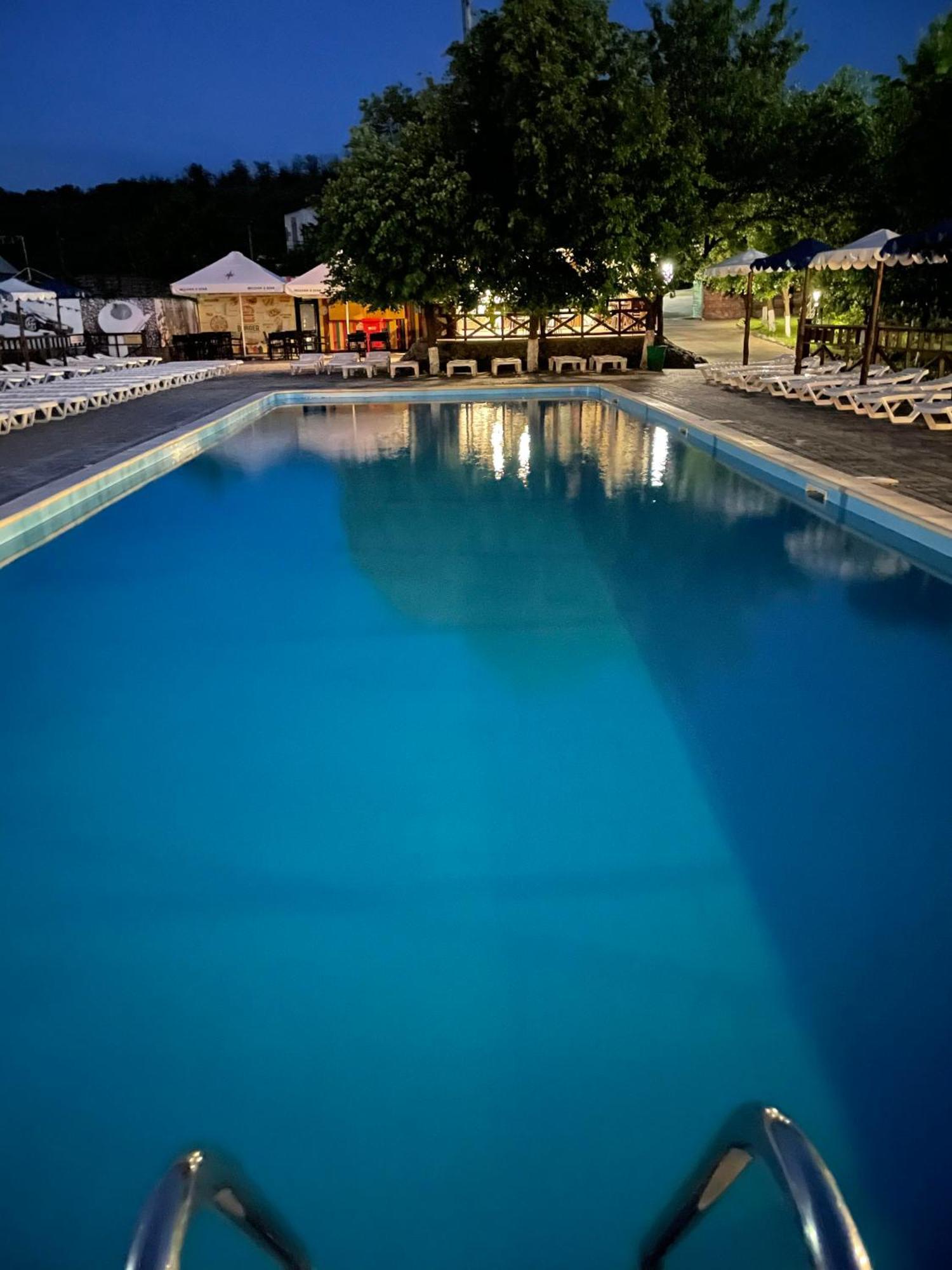 Mayak Resort Kam'yani Potoky エクステリア 写真