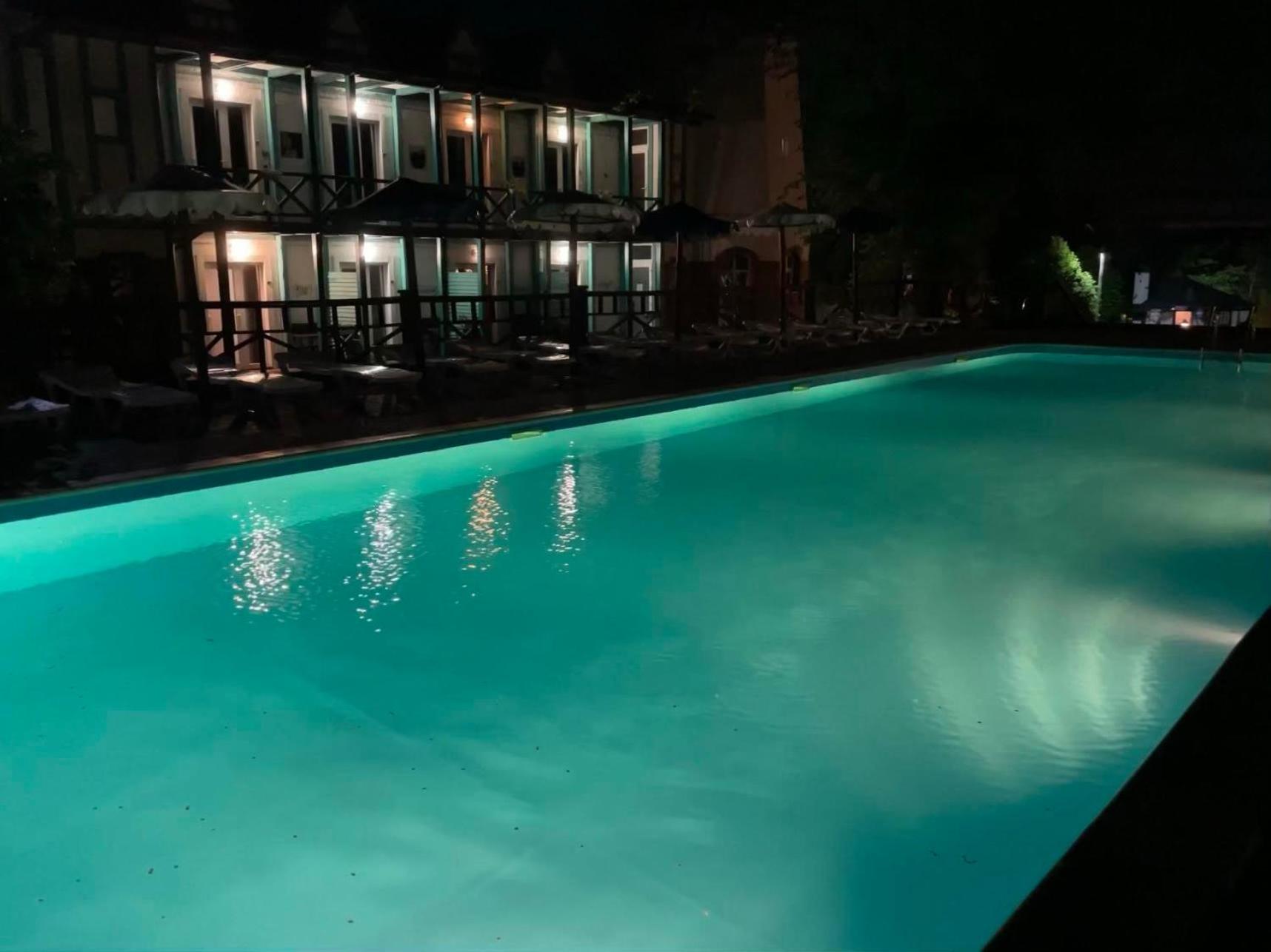Mayak Resort Kam'yani Potoky エクステリア 写真