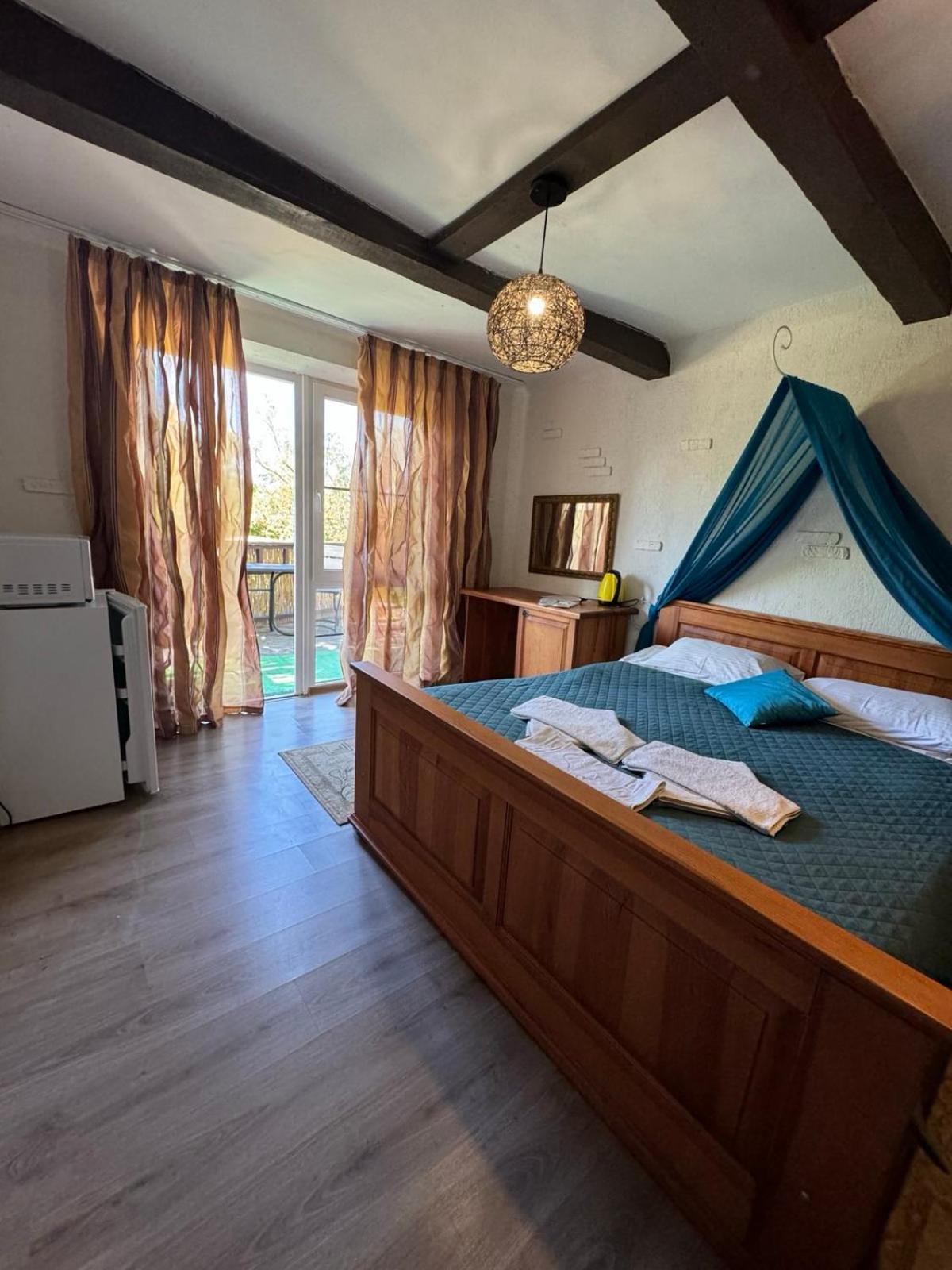 Mayak Resort Kam'yani Potoky 部屋 写真